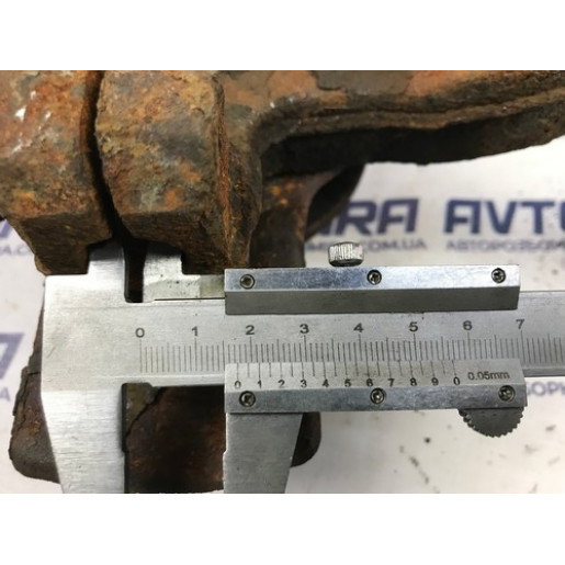 Кулак поворотный передний правый Opel Zafira B 2005-2011 13197803